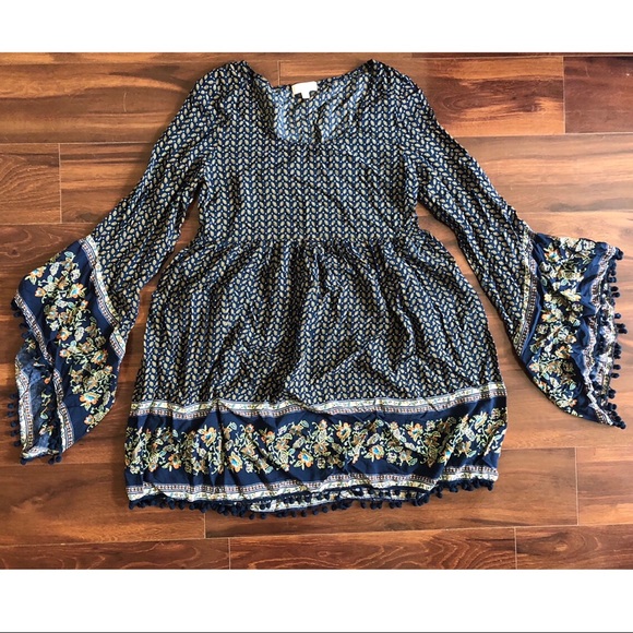 Hippie Bell-Sleeve Dress - Picture 2 of 3